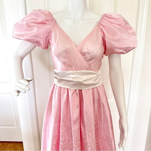 Vintage Pink Princess Puff Sleeve Floral Bridal Dress (S) - Picture 10 of 13
